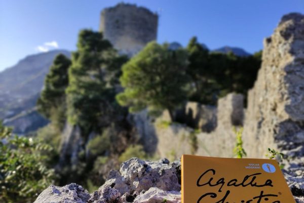 Agatha Trekking – Trekking con delitto ad Amalfi